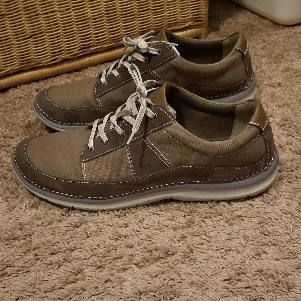 Clark's Casual Cushioned Shoes